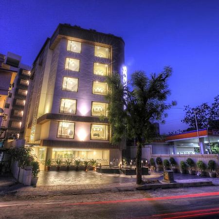 Scenaria Hotel Ahmedabad Exterior foto
